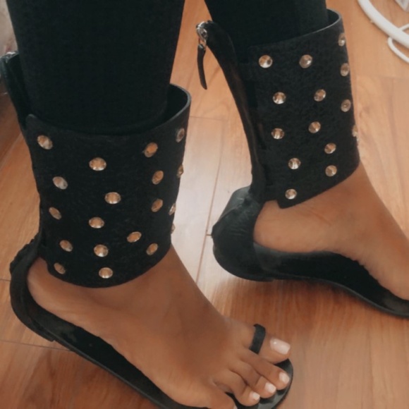 Giuseppe Zanotti leather studded sandals - Picture 3 of 5